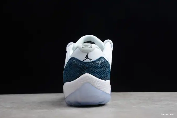 HYPE Air 11 Navy Jordan Blue CD6846-102 Snakeskin Low 0501